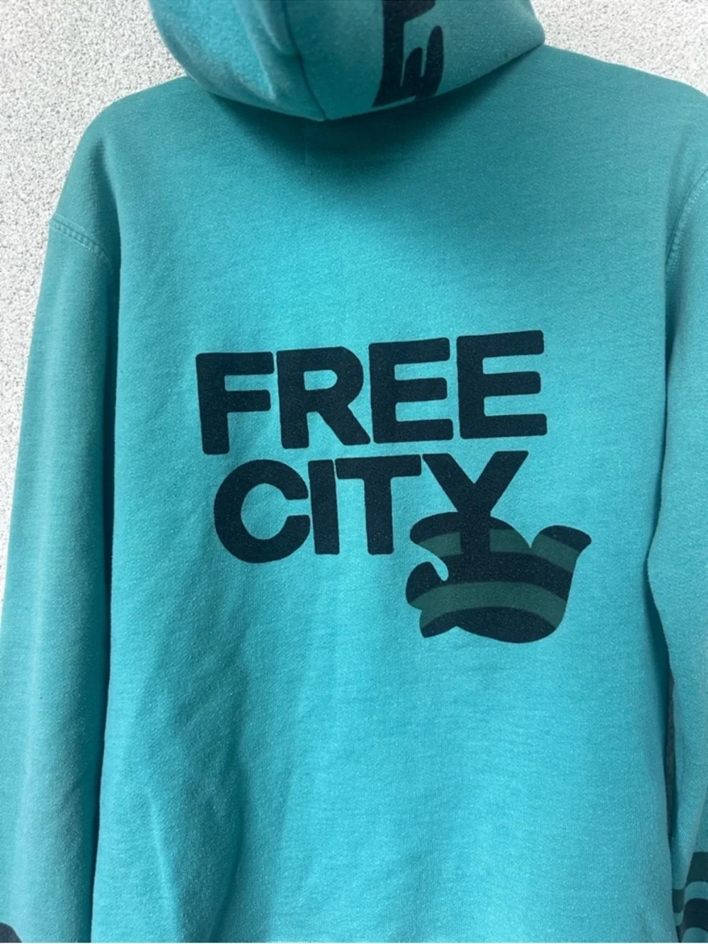Free City "Forever Leisure"
Zip Up  Size 2 Stripe
Sleeve Dove Logo *as is* - Picture 8 of 8